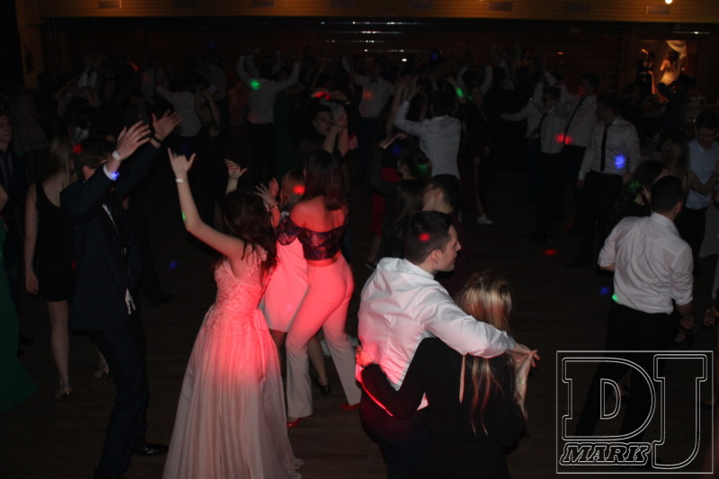 ŠKOLSKÝ PLES CK- NOVÉ ZÁMKY ( DJ MARK )